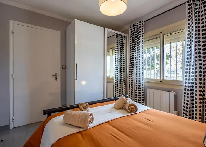 Le Riviera - T3 Confort, Terrasse, Parking Prive Апартаменты *
